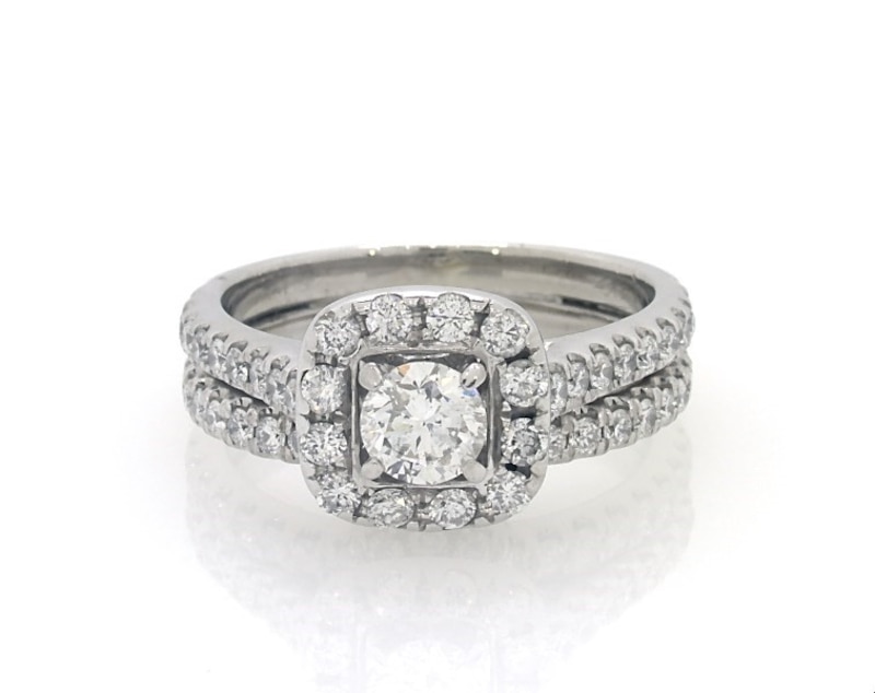 Main Image 1 of Previously Owned Neil Lane Round-Cut Diamond Halo Bridal Set 1-3/8 ct tw 14K White Gold Size 7