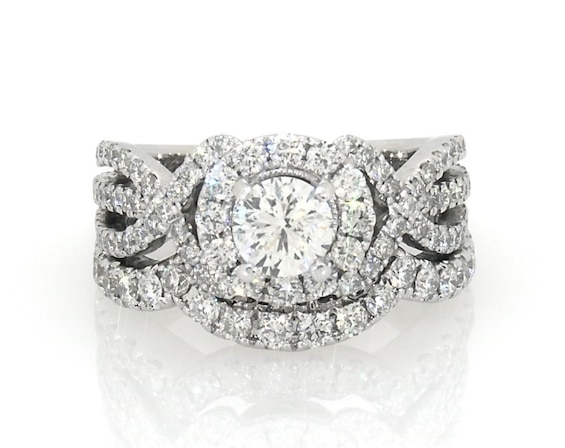 Previously Owned Neil Lane Round-Cut Diamond Halo Bridal Set 1-3/4 ct tw 14K White Gold Size 4