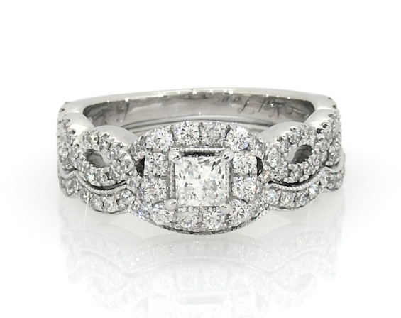 Previously Owned Neil Lane Princess-Cut Diamond Halo Bridal Set 7/8 ct tw 14K White Gold 5.5