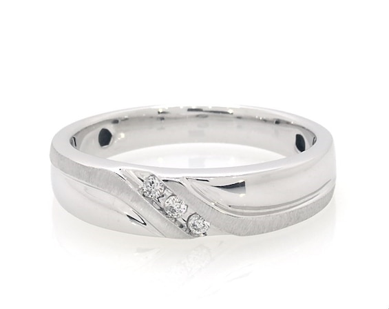 Previously Owned Men's Diamond Wedding Band 1/20 ct tw 10K White Gold