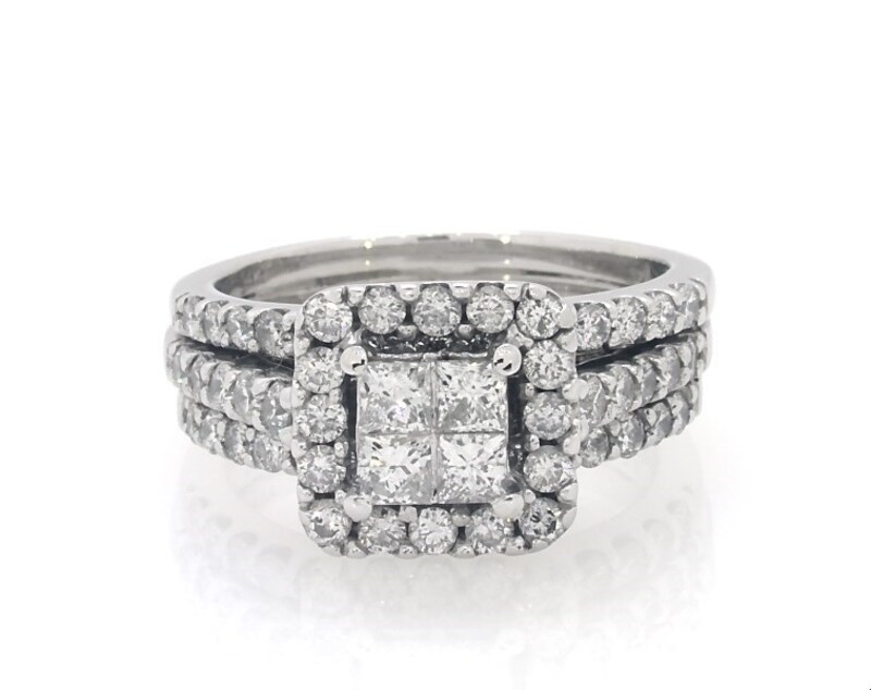 Main Image 1 of Previously Owned Princess-Cut Quad Diamond Bridal Set 1-1/2 ct tw 14K White Gold Size 4.75