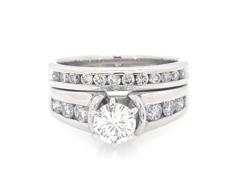 Main Image 1 of Previously Owned Round-Cut Diamond Bridal Set 1-1/4 ct tw 14K White Gold Size 5.75