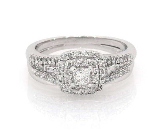 Previously Owned Princess-Cut Diamond Double Halo Bridal Set 3/4 ct tw 10K & 14K White Gold Size 7.5
