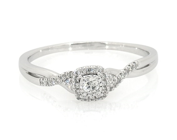 Previously Owned Round-Cut Diamond Twist Shank Engagement Ring 1/4 ct tw 10K White Gold