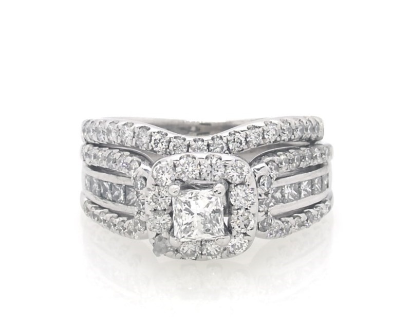 Main Image 1 of Previously Owned Princess-Cut Diamond Halo Bridal Set 1-1/2 ct tw 14K White Gold Size 5