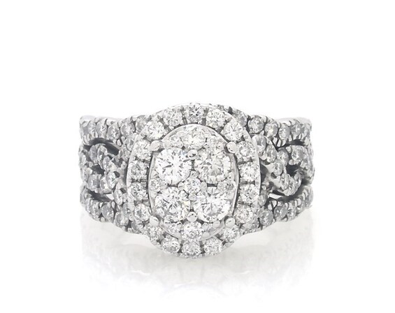 Previously Owned Multi-Diamond Center Oval Halo Bridal Set 1-1/3 ct tw 14K White Gold Size