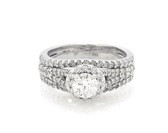 Previously Owned Round-Cut Diamond Halo Bridal Set 1-1/3 ct tw 14K White Gold Size 6.5