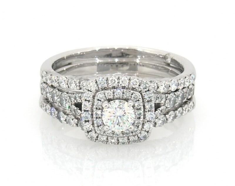 Main Image 1 of Previously Owned Round-Cut Diamond Halo Bridal Set 1-5/8 ct tw 14K White Gold Size 9