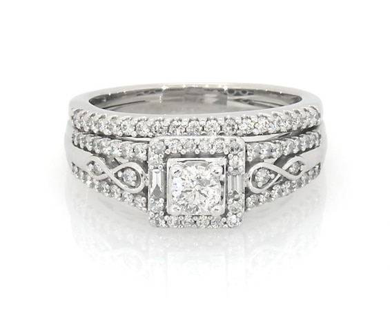 Previously Owned Round-Cut Diamond Halo Bridal Set 1/2 ct tw 10K White Gold Size 6