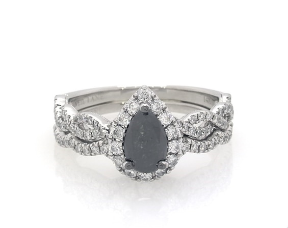 Previously Owned Neil Lane Pear-Shaped Black Diamond & White Diamond Bridal Set 1-7/8 ct tw 14K White Gold Size 8.5