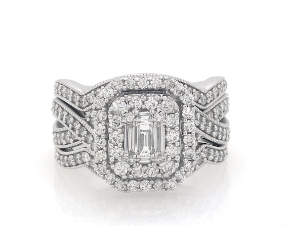 Previously Owned Baguette & Round-Cut Multi-Diamond Double Halo Bridal Set 1-1/3 ct tw 14K White Gold Size 5.75