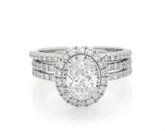 Previously Owned Neil Lane Diamond Bridal Set 1-7/8 ct tw Oval & Round-cut 14K White Gold Size 5.75