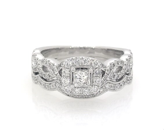 Previously Owned Princess-Cut Diamond Halo Bridal Set 7/8 ct tw 14K White Gold Size 5.75