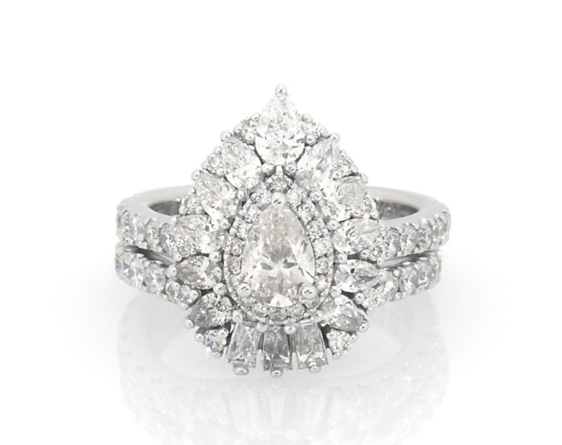 Main Image 1 of Previously Owned Neil Lane Pear-Shaped Diamond Bridal Set 2-1/3 ct tw 14K White Gold Size 5