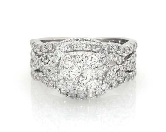 Previously Owned Round-Cut Diamond Halo Bridal Set 1-3/8 ct tw 14K White Gold Size 5.5
