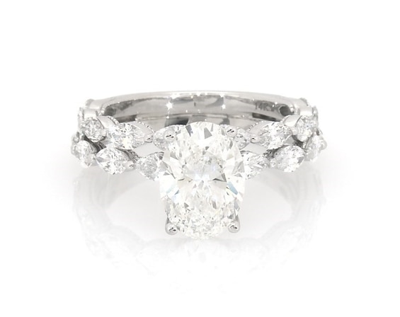 Previously Owned Neil Lane Artistry Oval-cut Lab-Grown Diamond Bridal Set 3-1/4ct tw 14K White Gold size 6.75