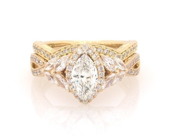 Previously Owned Neil Lane Marquise-Cut Diamond Bridal Set 1-5/8 ct tw 14K Yellow Gold Size 5.25