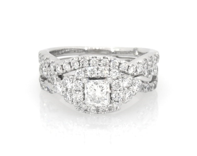 Main Image 1 of Previously Owned THE LEO Diamond Bridal Set 1-1/3ct tw Round-cut 14K White Gold Size 4