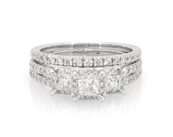 Previously Owned Memories Moments Magic Three-Stone Diamond Bridal Set 1-1/5 ct tw Princess/Round 14K White Gold Size 7