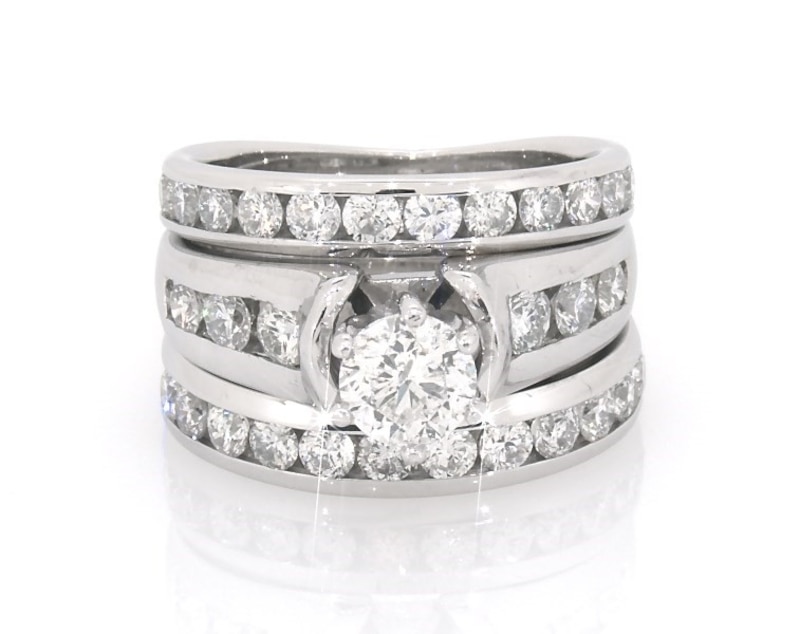 Main Image 1 of Previously Owned Round-Cut Diamond Bridal Set 1-7/8 ct tw 10K White Gold Size 5