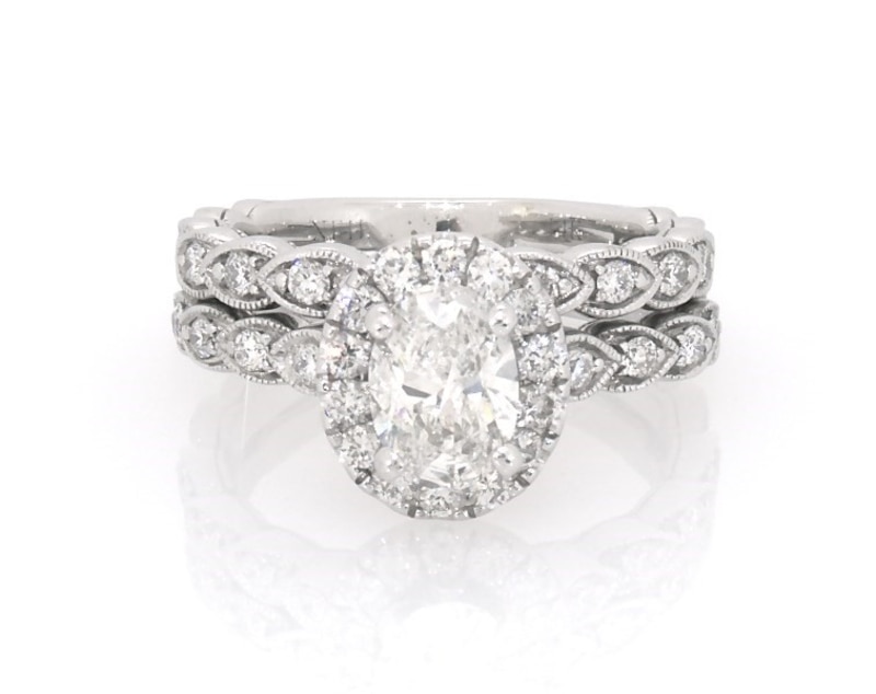 Main Image 1 of Previously Owned Neil Lane Oval-Cut Diamond Halo Bridal Set 1-1/3 ct tw 14K White Gold Size 3.75