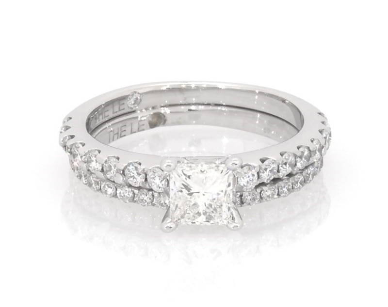 Main Image 1 of Previously Owned THE LEO Diamond Princess-Cut Bridal Set 7/8 ct tw 14K White Gold Size 3.75