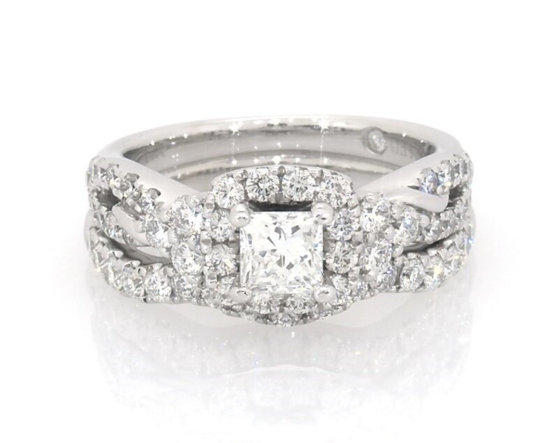 Main Image 1 of Previously Owned THE LEO Princess-Cut Diamond Halo Bridal Set 1-5/8 ct tw 14K White Gold Size 5.75