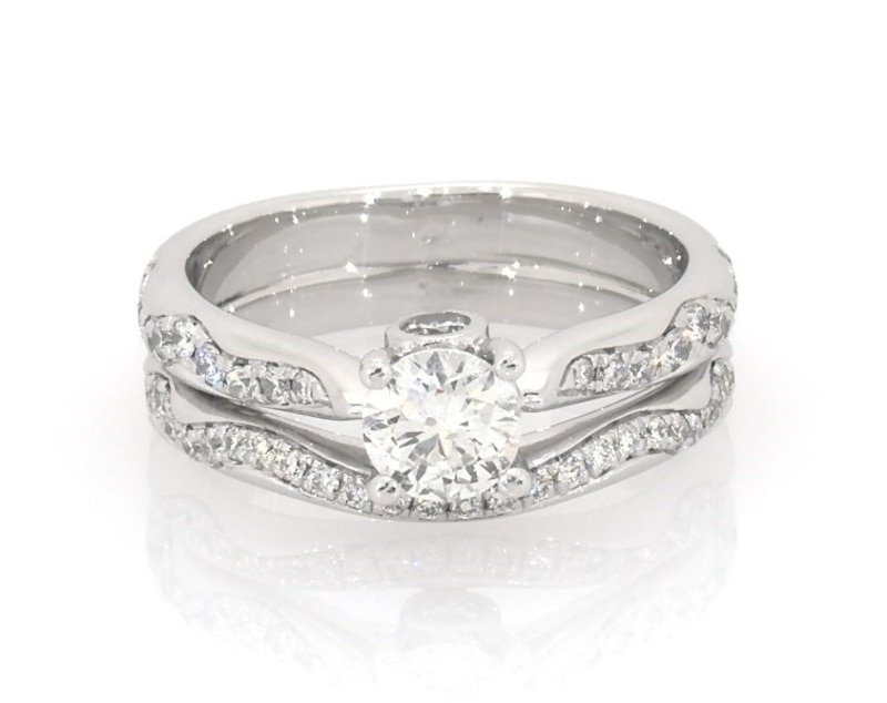 Main Image 1 of Previously Owned Round-Cut Diamond Bridal Set 7/8 ct tw 14K White Gold Size 5.5