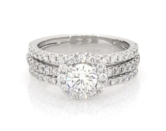 Previously Owned Round-Cut Diamond Halo Bridal Set 1-1/4 ct tw 14K White Gold Size 5.75