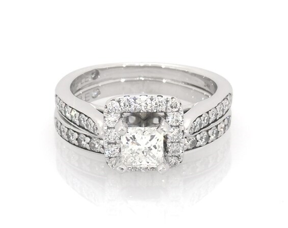 Previously Owned Princess-Cut Diamond Halo Bridal Set 1-1/2 ct tw 14K White Gold Size 6.5