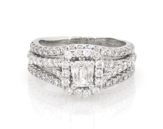 Previously Owned THE LEO Diamond Emerald-Cut Halo Bridal Set 1-1/3 ct tw 14K White Gold Size 5.75