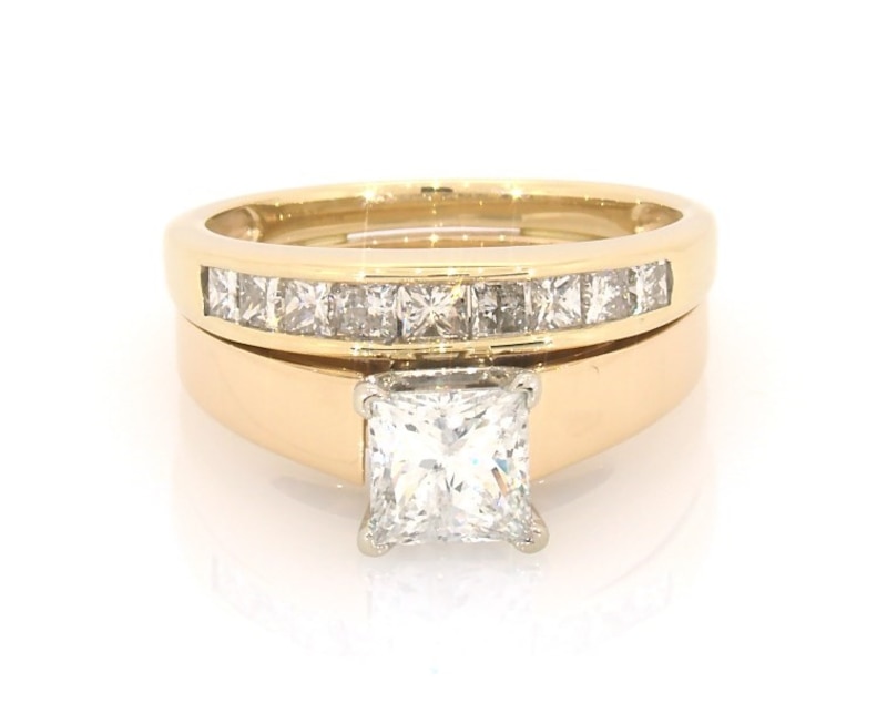 Main Image 1 of Previously Owned Princess-Cut Diamond Bridal Set 1-3/8 ct tw 14K Yellow Gold Size 5.5