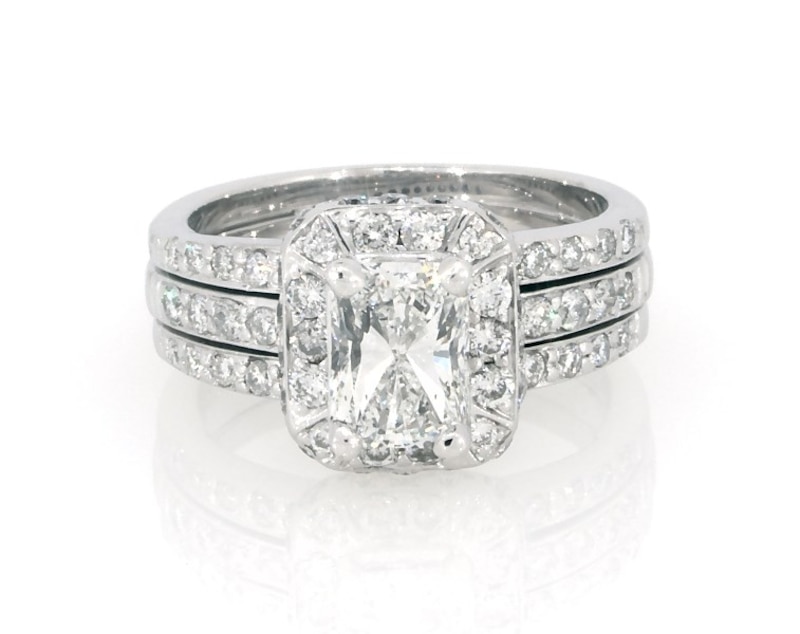 Main Image 1 of Previously Owned Emerald-Cut Halo Diamond Bridal Set 2-1/8 ct tw 14K White Gold Size 4