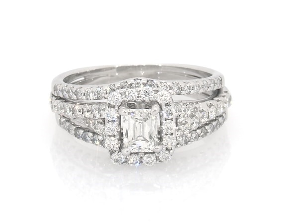 Previously Owned Emerald-Cut Diamond Halo Bridal Set 1-1/4 ct tw 14K White Gold Size 6.25