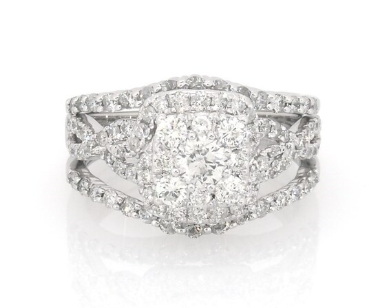 Previously Owned Round-Cut Diamond Halo Bridal Set 1-3/8 ct tw 14K White Gold Size 6.5