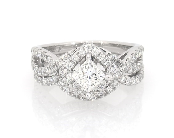 Previously Owned THE LEO Princess-Cut Diamond Halo Bridal Set 1-3/8 ct tw 14K White Gold Size 6.75
