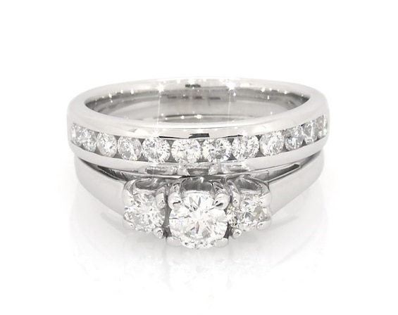 Previously Owned Round-Cut Diamond Three-Stone Bridal Set 7/8 ct tw 14K White Gold 6