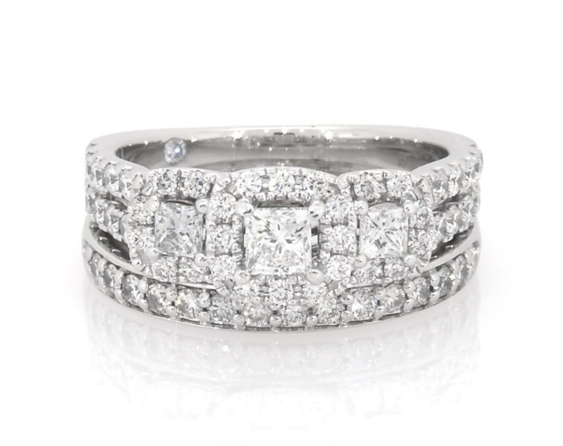Main Image 1 of Previously Owned THE LEO Diamond Princess-Cut Three-Stone Bridal Set 1-1/5 ct tw 14K White Gold Size 5.75