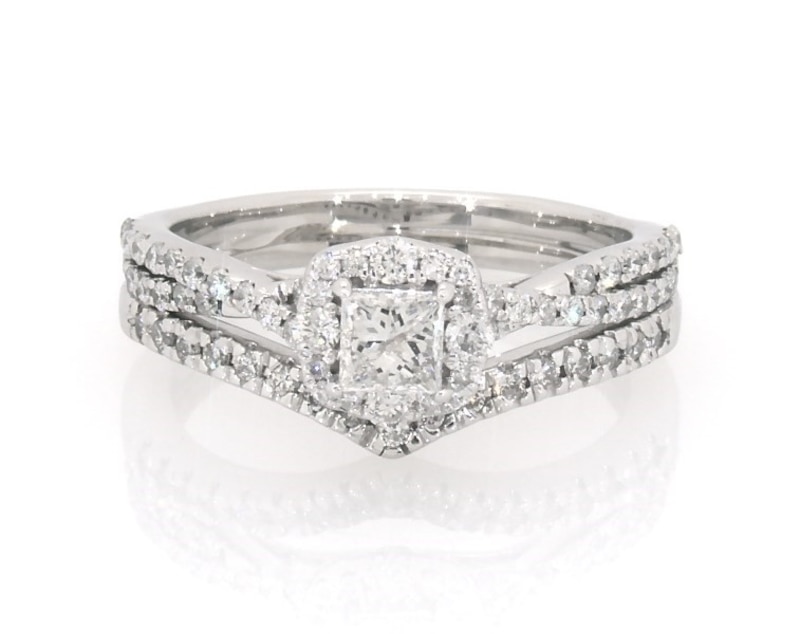 Main Image 1 of Previously Owned Princess-Cut Diamond Halo Bridal Set 1/2 ct tw 10K White Gold Size 5