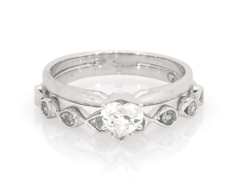 Main Image 1 of Previously Owned Heart-Shaped Diamond Bridal Set 5/8 ct tw 14K White Gold Size 7.25