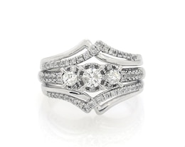 Previously Owned Round-Cut Diamond Three-Stone Bridal Set 5/8 ct tw 10K & 14K White Gold Size 6.5