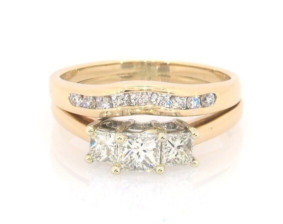 Previously Owned Princess-Cut Diamond Three-Stone Bridal Set 1-1/5 ct tw 14K Yellow Gold Size 8.25
