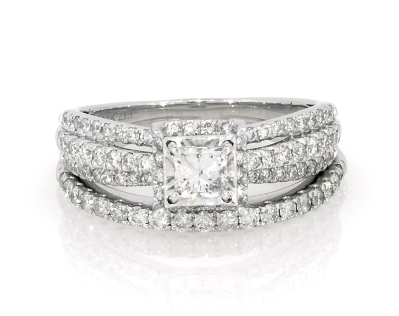 Main Image 1 of Previously Owned Princess-Cut Diamond Halo Bridal Set 1-1/4 ct tw 14K White Gold Size 8.25
