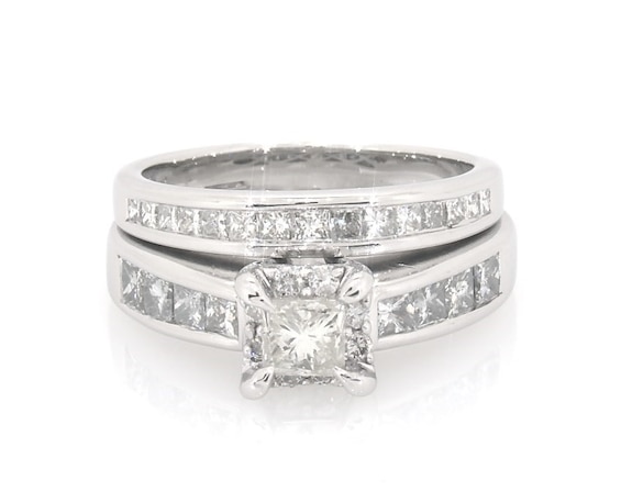 Previously Owned Princess-Cut Diamond Halo Bridal Set 1-1/2 ct tw 14K White Gold Size 7