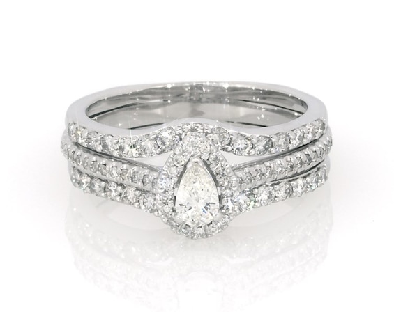 Previously Owned Pear-Shaped Diamond Halo Bridal Set 3/4 ct tw 10K White Gold Size 6.75