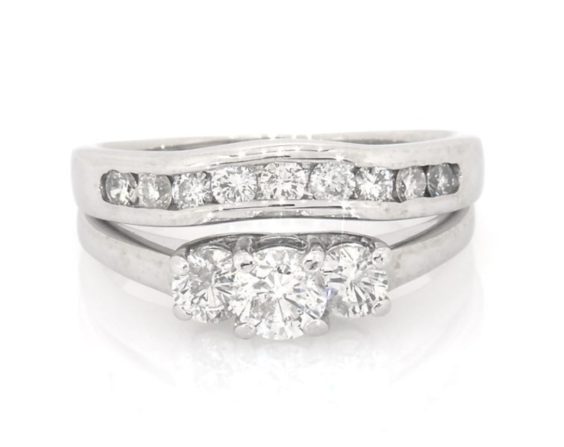 Main Image 1 of Previously Owned Round-Cut Diamond Three-Stone Bridal Set 1-3/8 ct tw 14K White Gold Size 8.75