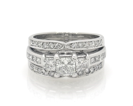 Previously Owned Princess-Cut Diamond Three-Stone Bridal Set 1-3/4 ct tw 14K White Gold Size 7