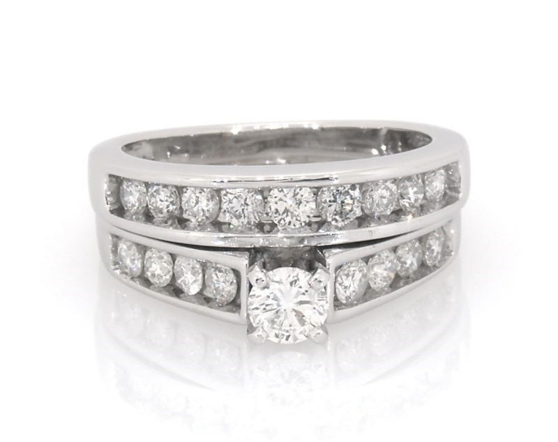 Main Image 1 of Previously Owned Round-Cut Diamond Bridal Set 1 ct tw 14K White Gold Size 5.25