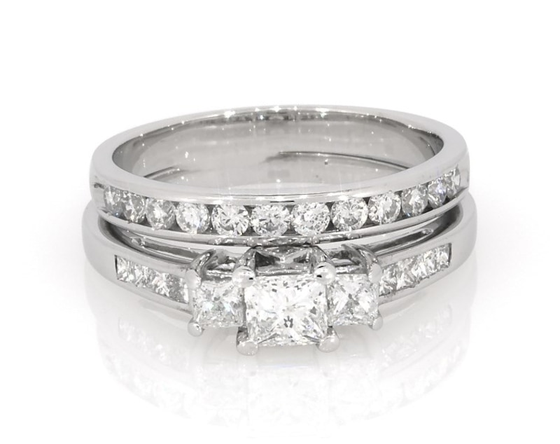 Main Image 1 of Previously Owned Princess-Cut Diamond Three-Stone Bridal Set 1-3/8 ct tw 14K White Gold Size 9