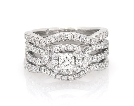Previously Owned THE LEO Diamond Princess-Cut Halo Bridal Set 1 ct tw 14K White Gold Size 4.75